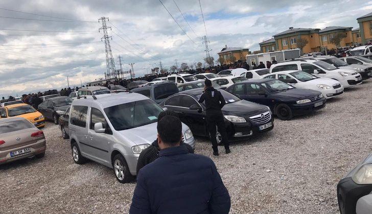 Van’da oto pazarda silahlı kavga! Çok sayıda yaralı var G3