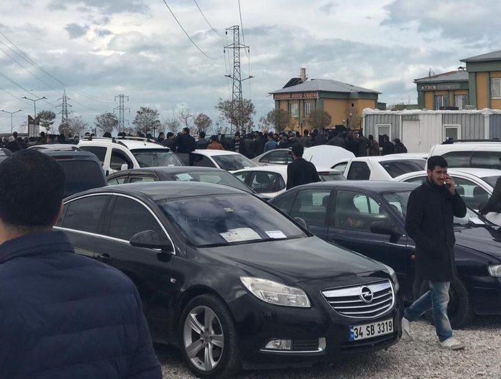 Van’da oto pazarda silahlı kavga! Çok sayıda yaralı var G1