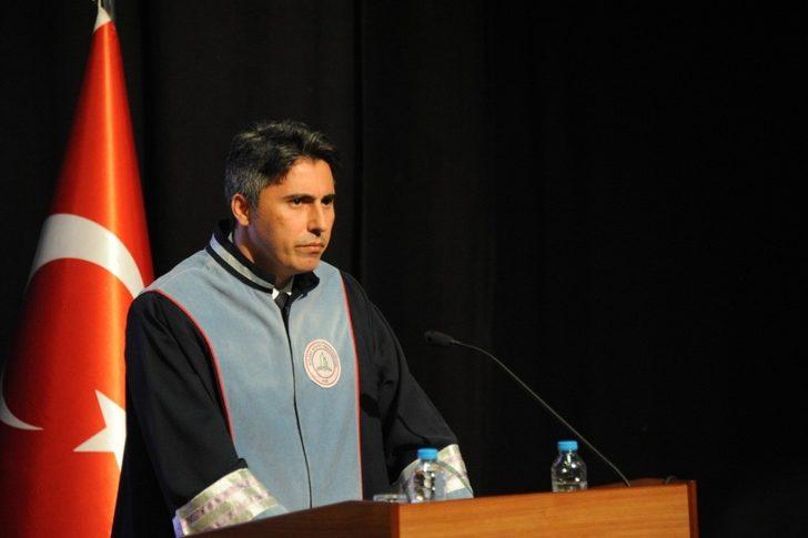 Tıp fakültesi birinci sınıf öğrencileri beyaz önlüklerini giydi G2