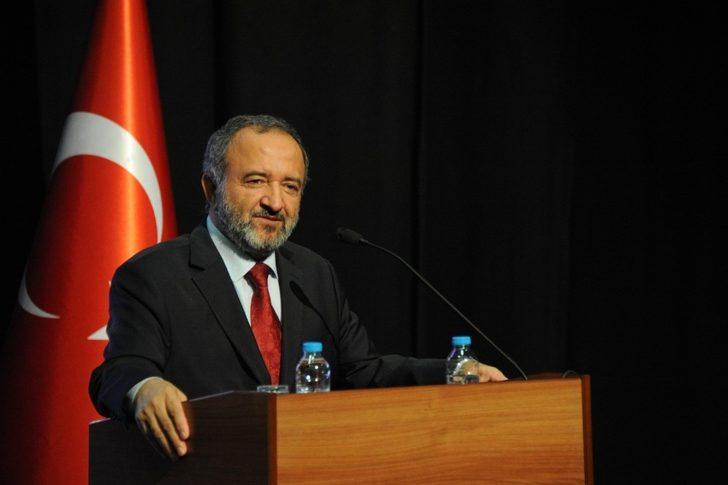 Tıp fakültesi birinci sınıf öğrencileri beyaz önlüklerini giydi G3