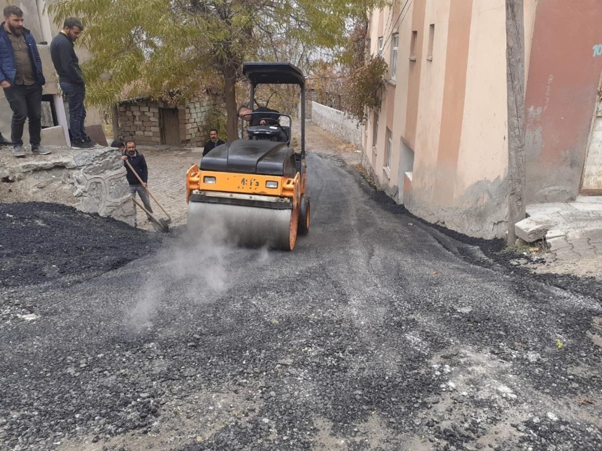 15 mahalle yolunda onarım ve stabilize &ccedil;alışması yapıldı