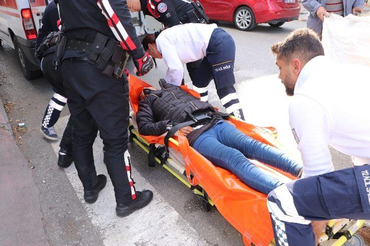 Uyuşturucu ve alkol alan genç kadın bankta sızıp kaldı G1