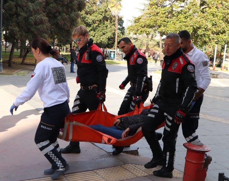 Uyuşturucu ve alkol alan genç kadın bankta sızıp kaldı G5