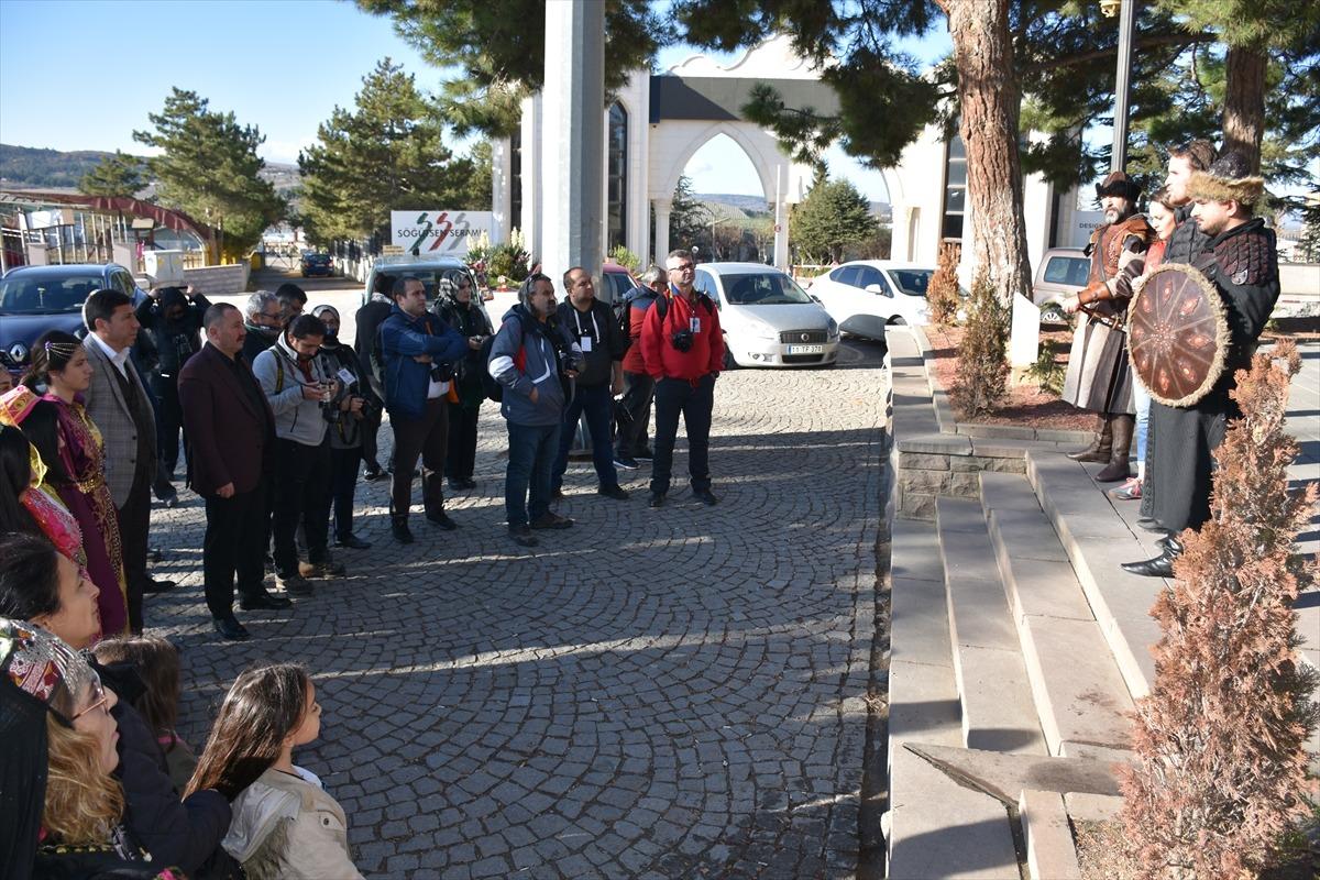 Sanat&ccedil;ılardan "kuruluşun kenti S&ouml;ğ&uuml;t" fotoğrafları
