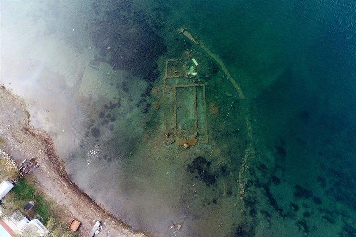 Su çekilmesi İznik Gölü'ndeki bazilikayı görünür hale getirdi G5