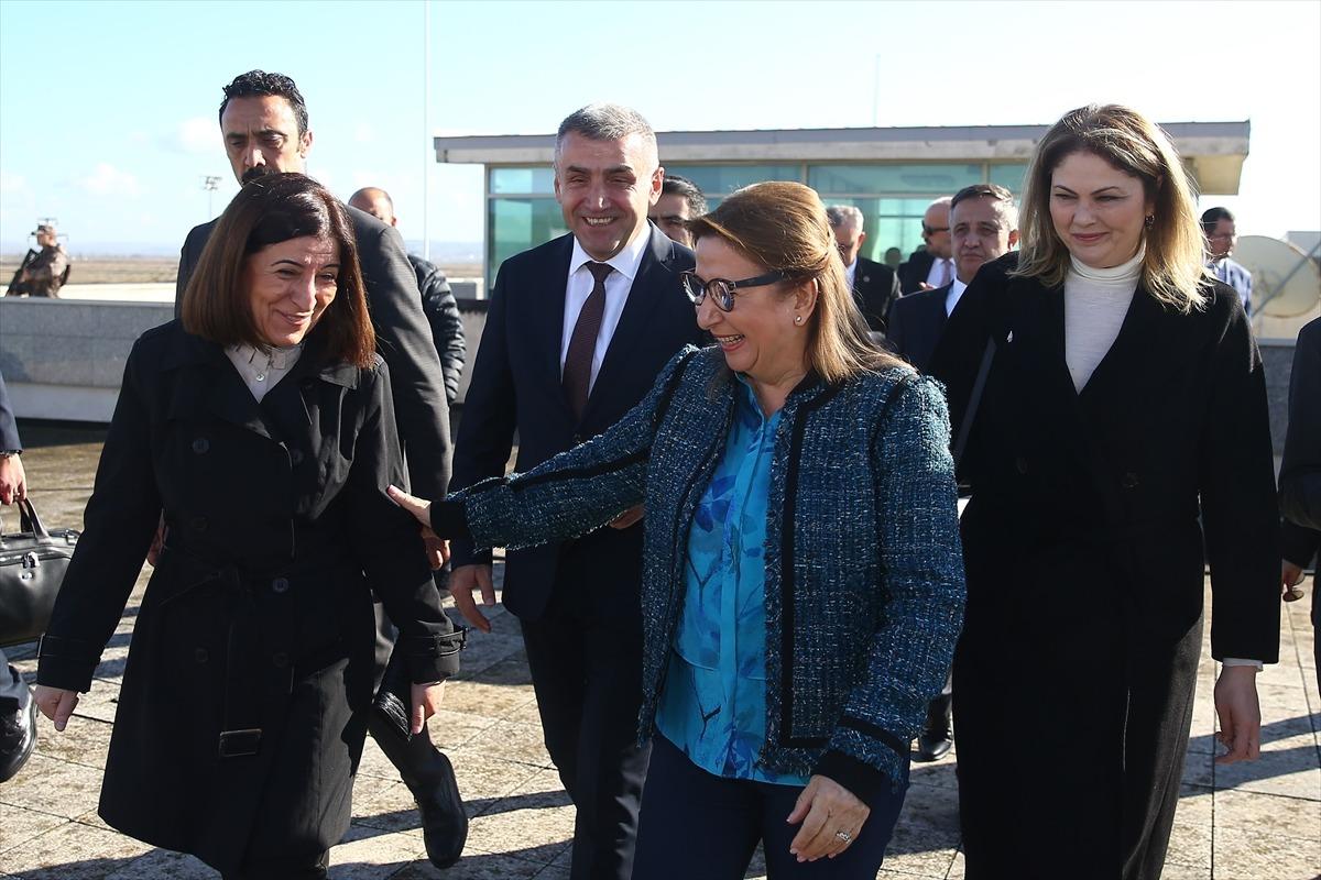 Ticaret Bakanı Ruhsar Pekcan, İpsala Sınır Kapısı'nda incelemede bulundu
