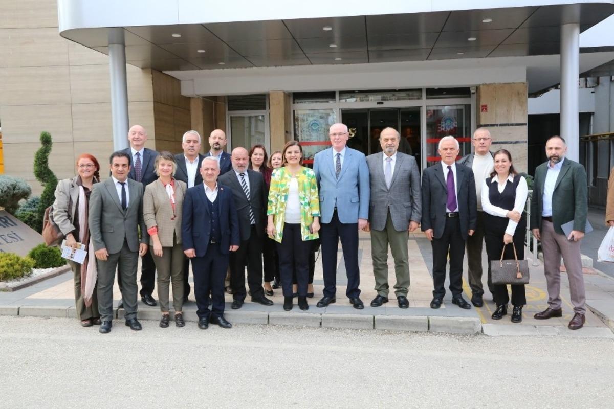 Fatma Kaplan H&uuml;rriyet, Başkan Kazım Kurt&rsquo;u ziyaret etti