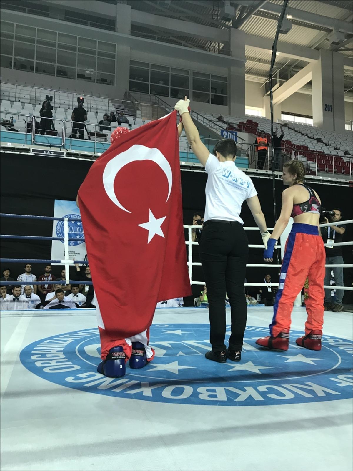 D&uuml;nya B&uuml;y&uuml;kler Kick Boks Şampiyonası sona erdi