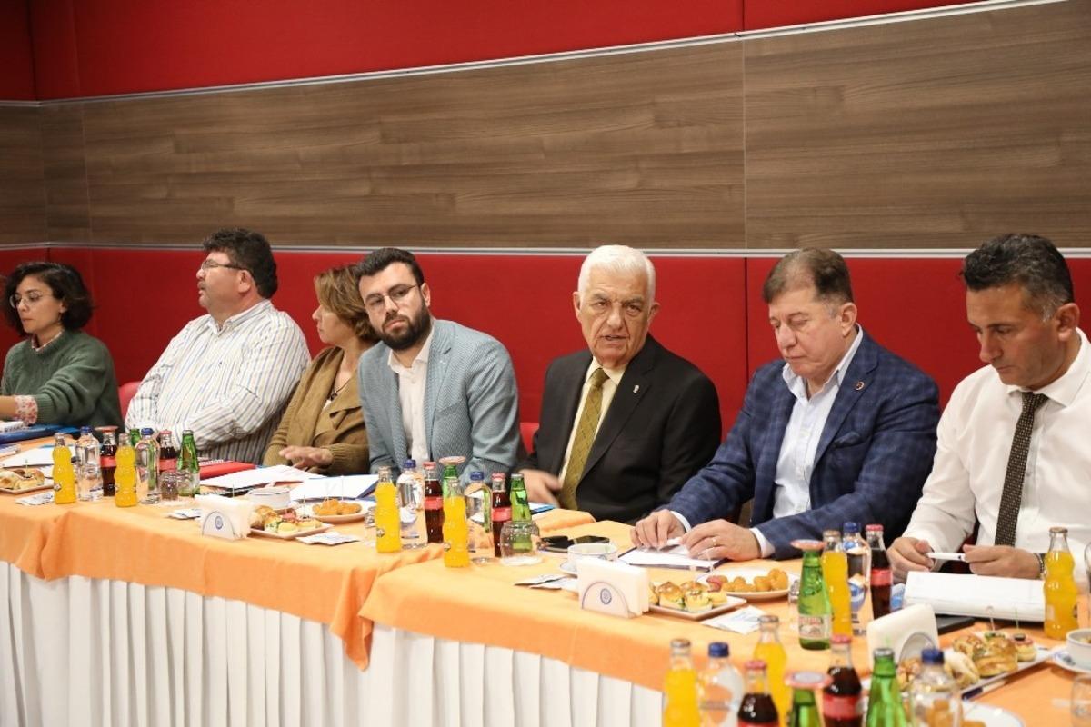 B&uuml;y&uuml;kşehir, Thomas Cook iflasını paydaşlarla masaya yatırdı