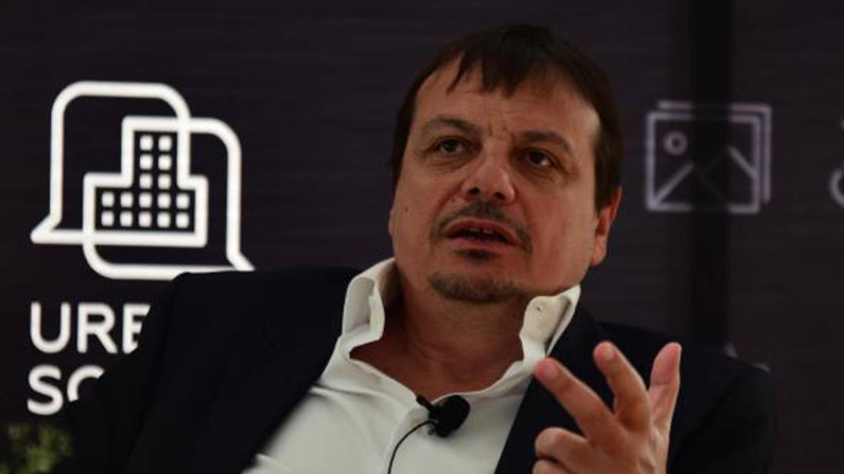 Anadolu Efes Başantren&ouml;r&uuml; Ergin Ataman'a şok tepki