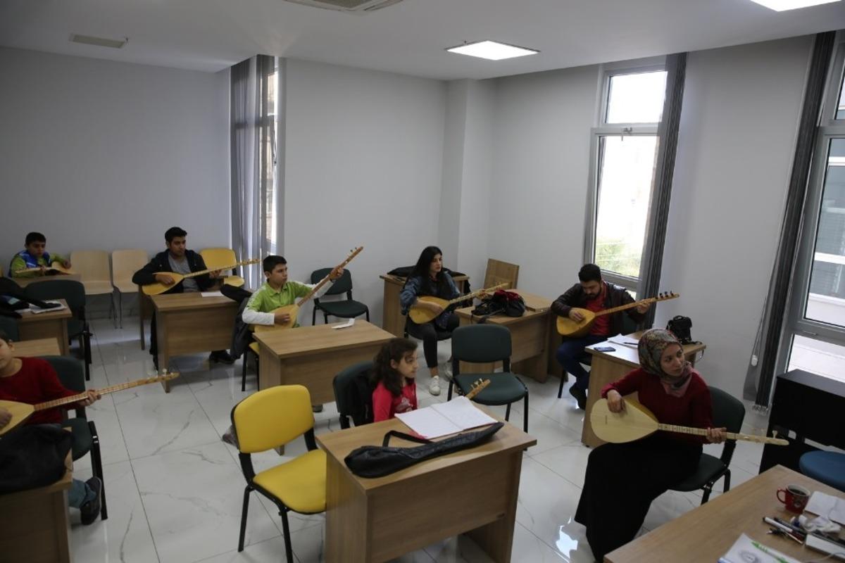 Haliliye&rsquo;de &ccedil;ok ama&ccedil;lı kurslar ilgi g&ouml;r&uuml;yor