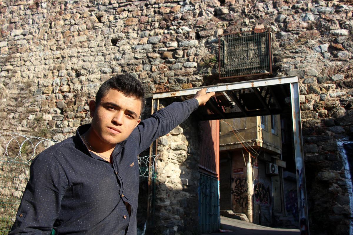 'Cenova Arması'na demir korkuluklu &ouml;nlem