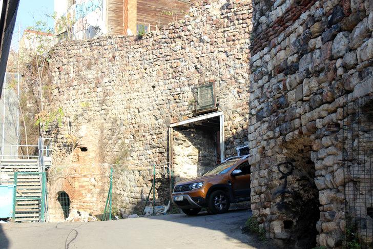 'Cenova Arması'na demir korkuluklu önlem G5