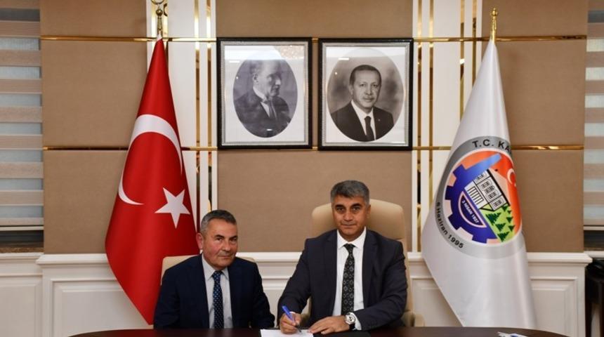 &ldquo;Zihindeki Engeli Sporla Aşalım&rdquo; projesi  i&ccedil;in imza t&ouml;reni