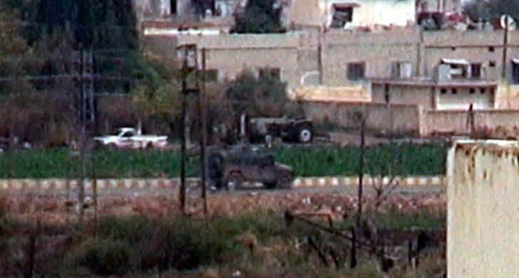 Devriye görevinden dönen Rus askerlerine teröristler araçlarla eşlik etti G1