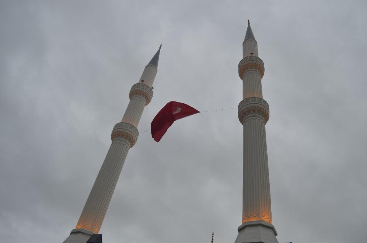 Ağrı&rsquo;ya hayırsever işadamından cami