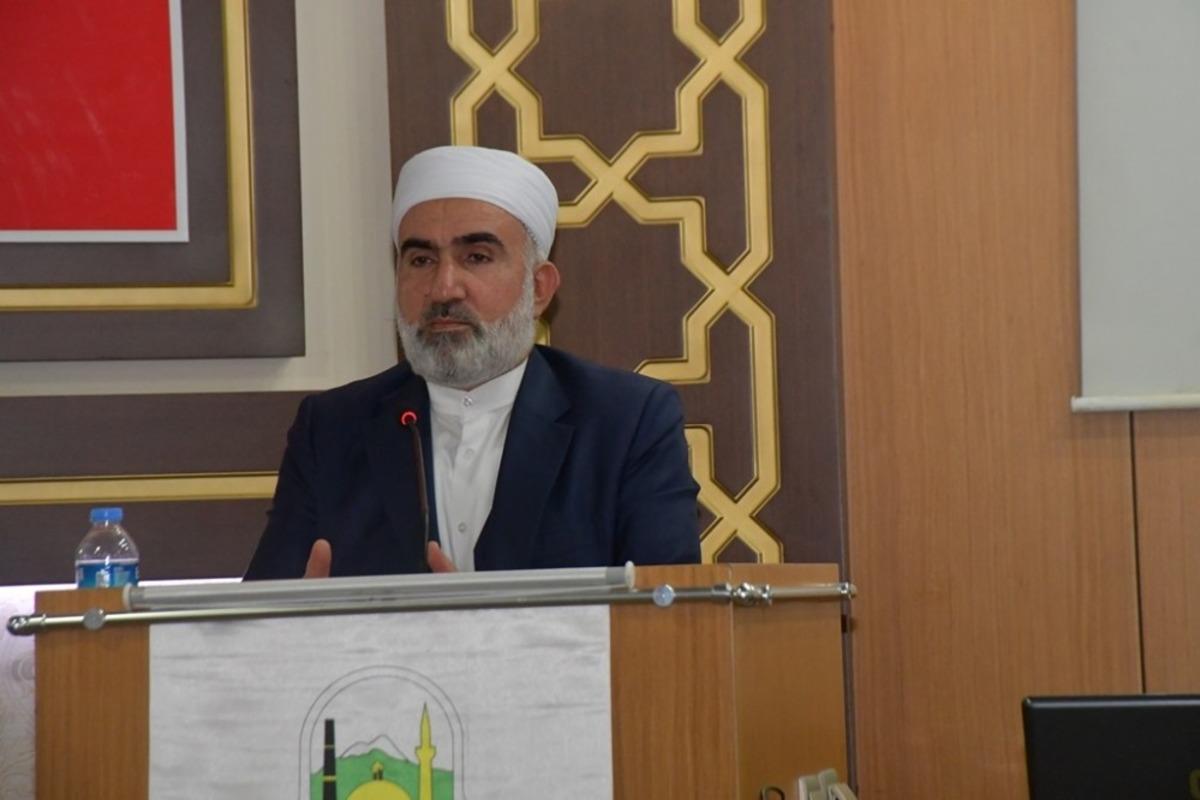 Tayyip El&ccedil;i, İneg&ouml;l&rsquo;l&uuml;lere ailede mahremiyet ve tesett&uuml;r&uuml; anlattı