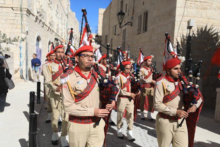 Filistin'de Hz. İsa'nın beşiğinin parçasının gelişi kutlandı G2