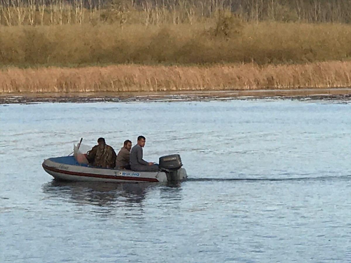 G&Uuml;NCELLEME - Sakarya'da g&ouml;lde kaybolan iki gen&ccedil;ten birinin cesedi bulundu