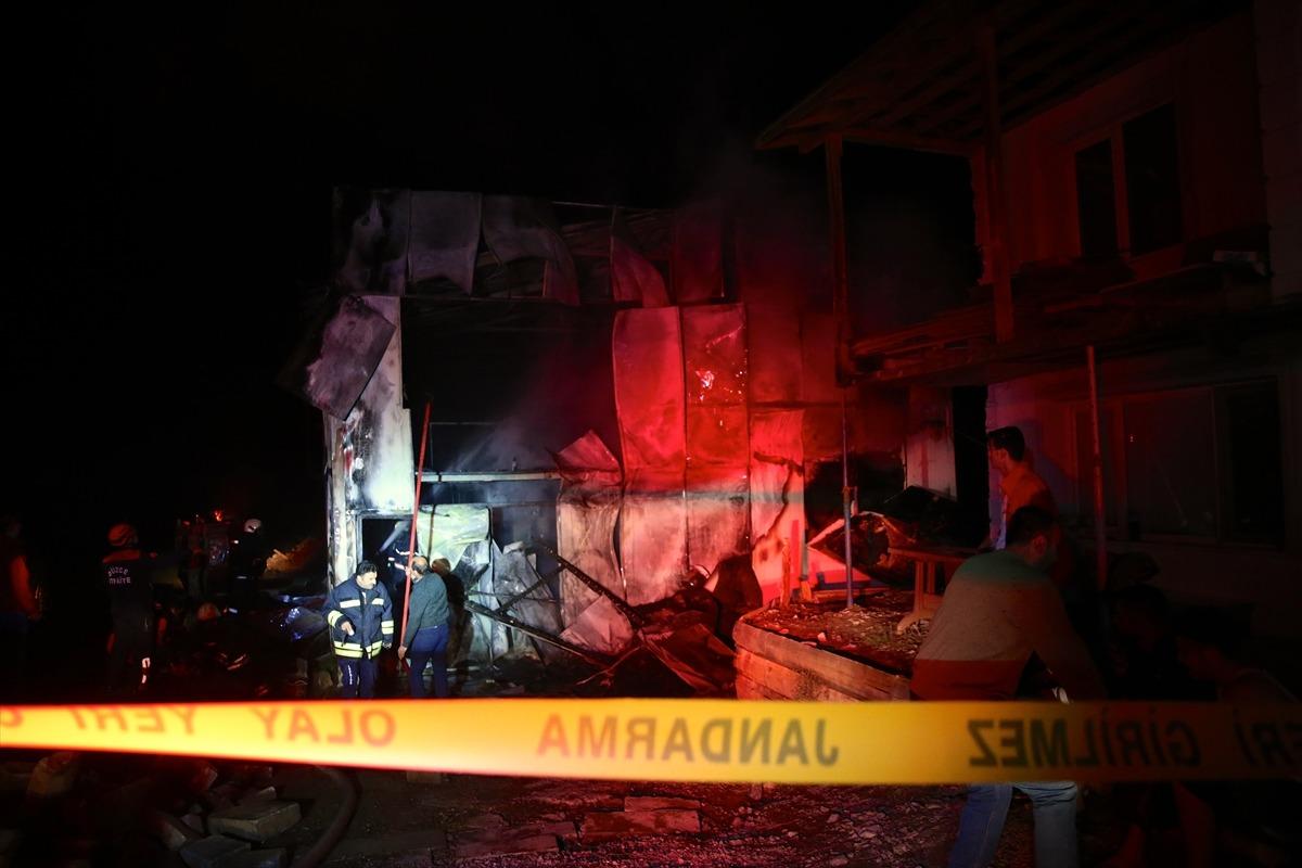 D&uuml;zce'de &ccedil;ıkan yangında tekstil fabrikası kullanılamaz hale geldi