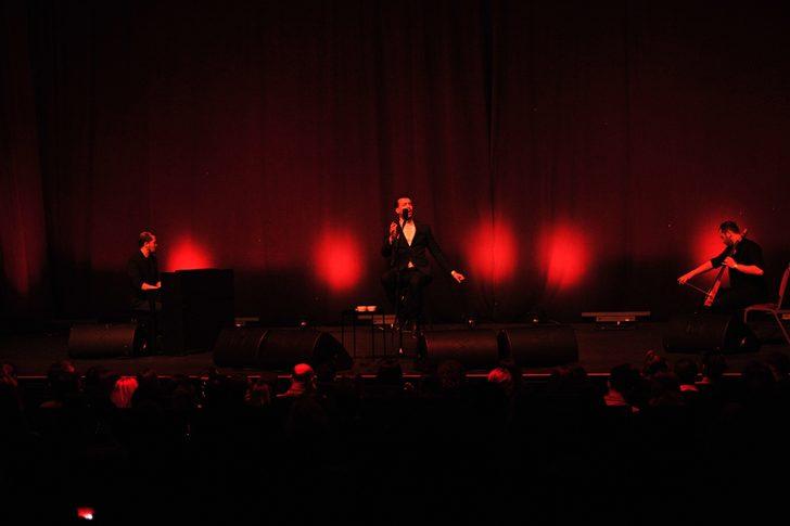 Cem Adrian Almanya'da sahne aldı G3