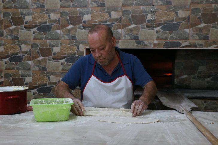 Alaşehir pidesi 2 asırlık lezzetiyle parmak ısırtıyor G2