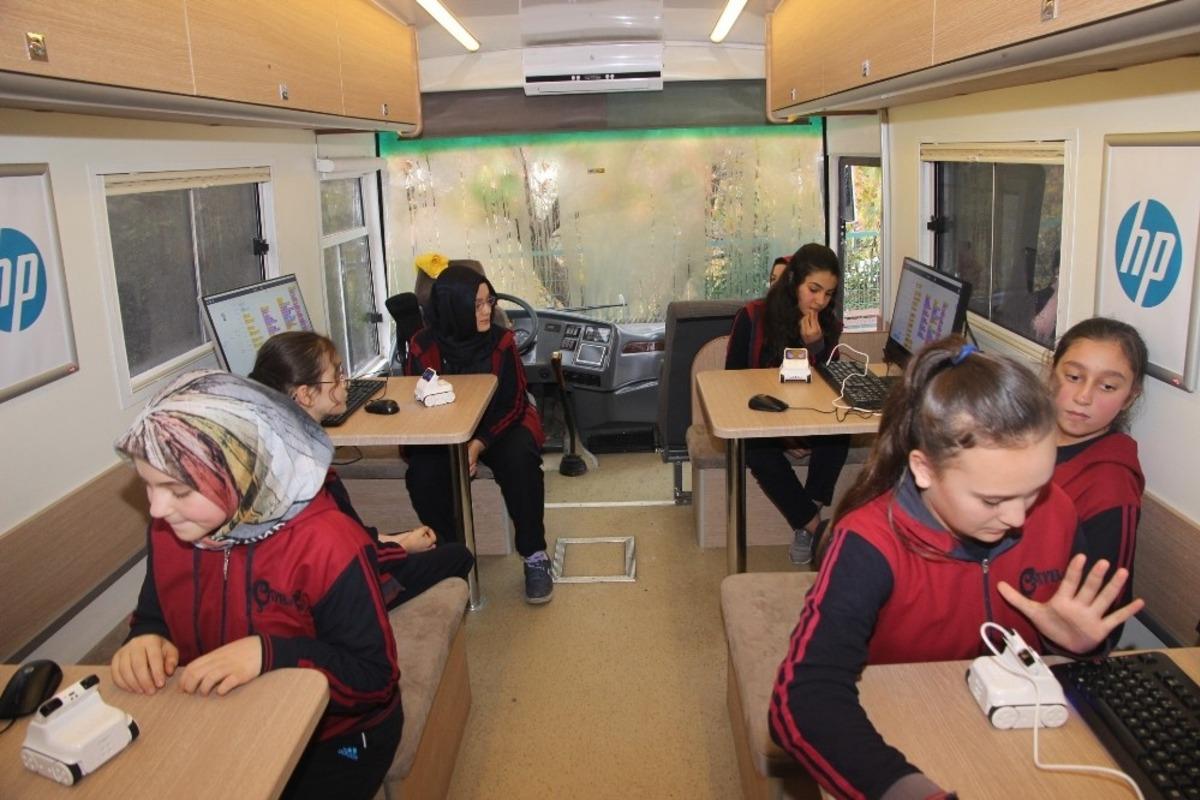 &Ouml;ğrenciler bu karavanda hayal ettiklerini tasarlayacak