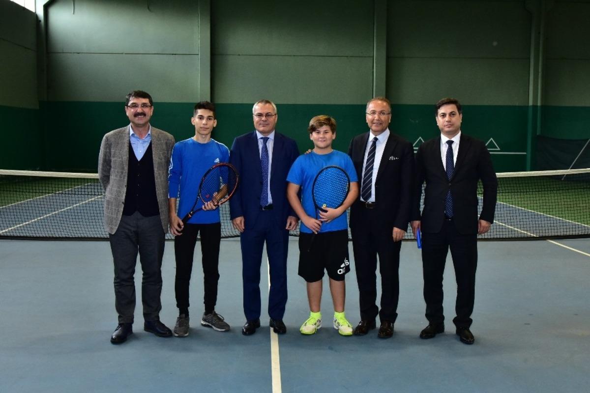 Manisa&rsquo;da tenis alt yapılmasının geliştirilmesi &ccedil;alışmaları başladı