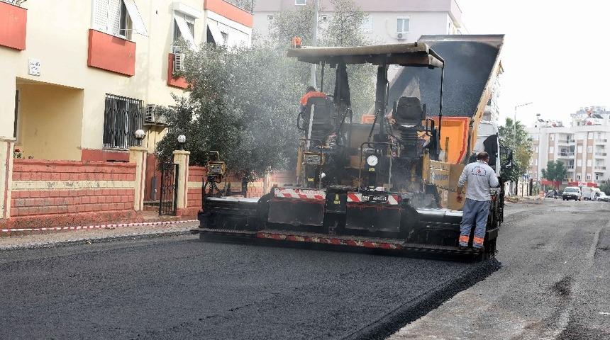 Kızıltoprak&rsquo;ta yenileme s&uuml;r&uuml;yor