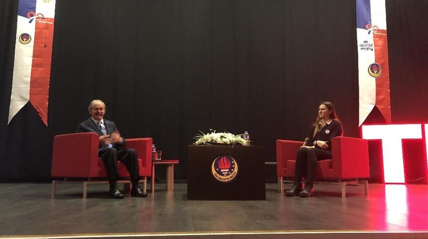 B&uuml;y&uuml;kerşen &ouml;ğrencilerle buluştu