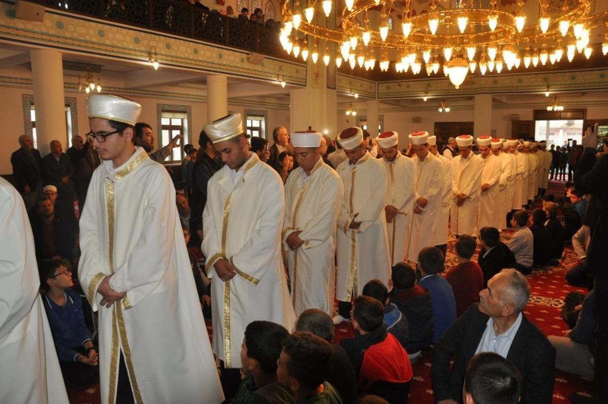 D&ouml;rtyol&rsquo;da 24 gen&ccedil; hafız oldu