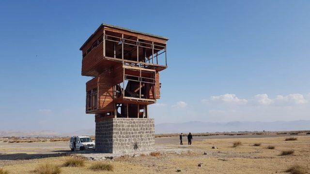 Kuş Gözetleme Kulesi Tadilat Bekliyor