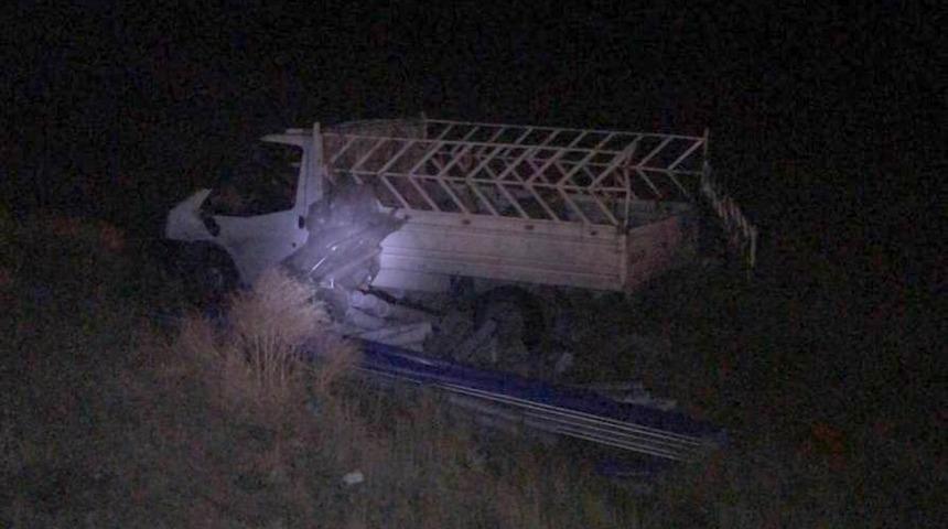 Kamyonet takla attı: 2 yaralı