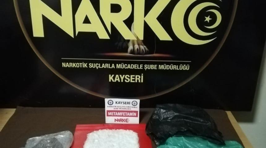 Uyuşturucu taciri g&ouml;zaltına alındı