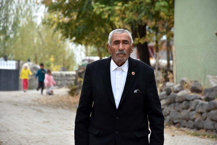 Muşlu muhtar amcasından aldığı mührü 62 yıldır taşıyor G1