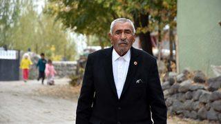 Muşlu muhtar amcasından aldığı mührü 62 yıldır taşıyor