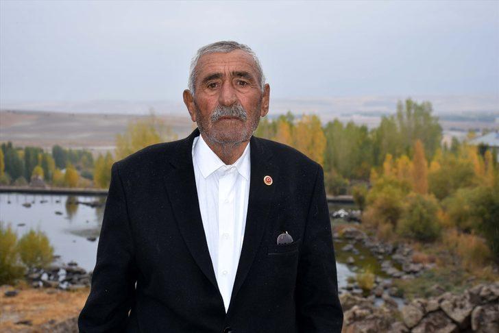 Muşlu muhtar amcasından aldığı mührü 62 yıldır taşıyor G4