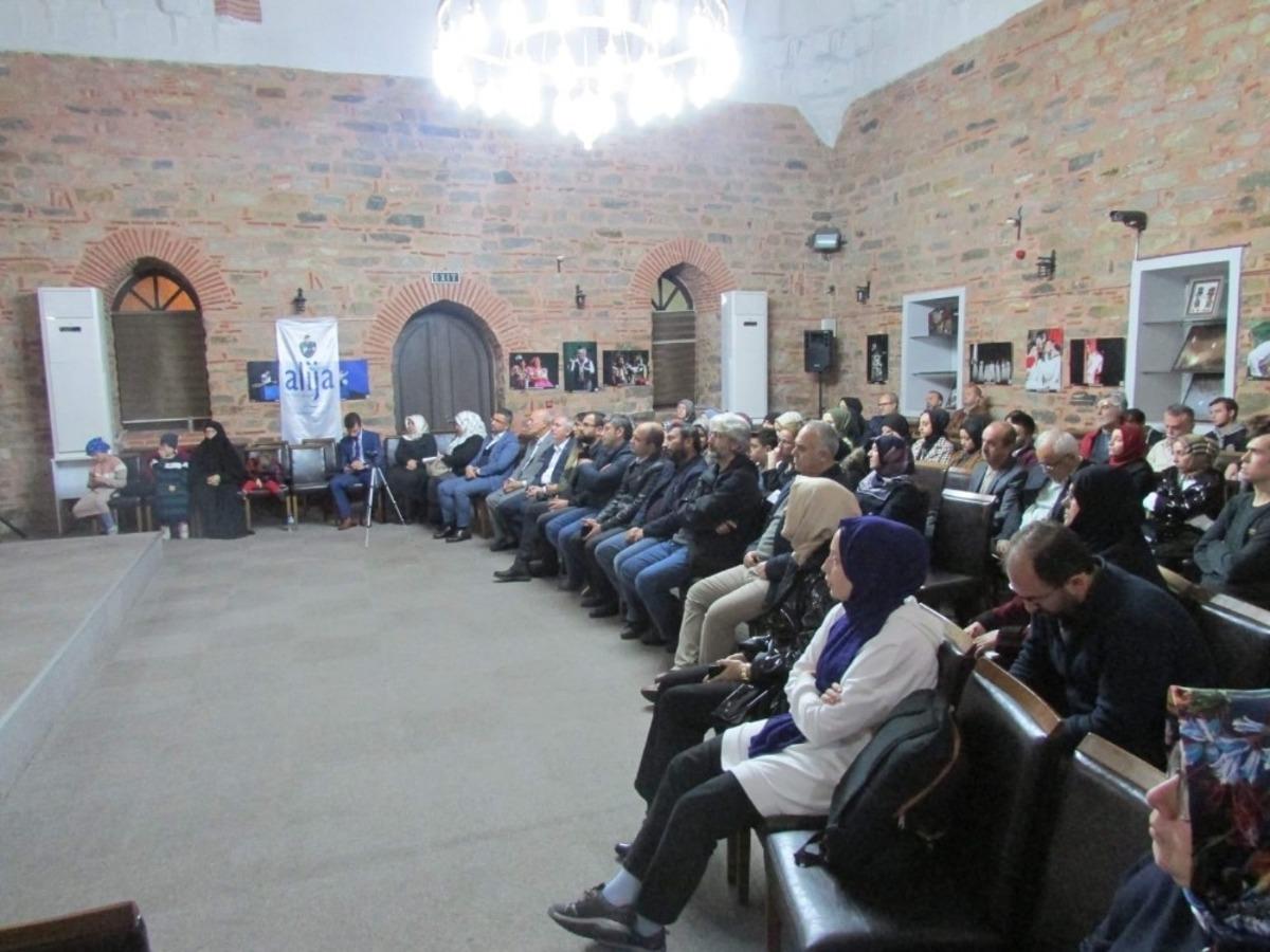 Aliya İzzetbegovi&ccedil;, ahlak, adalet ve &ouml;zg&uuml;rl&uuml;k paneliyle anıldı