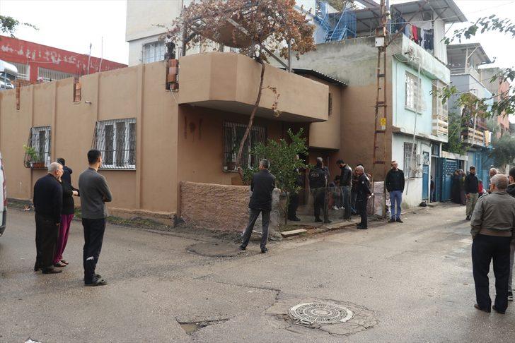 GÜNCELLEME - Oğluyla yaşayan kadın evinde başından darbedilmiş halde ölü bulundu G5