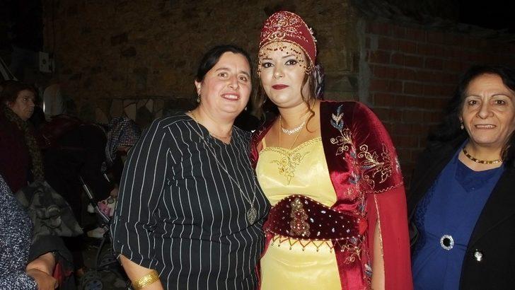 Burhaniye’de Faslı Meryem’e köy düğünü G2