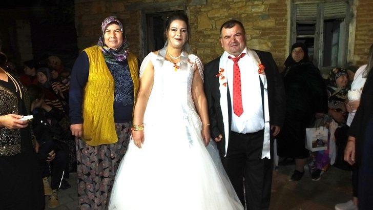 Burhaniye’de Faslı Meryem’e köy düğünü G3