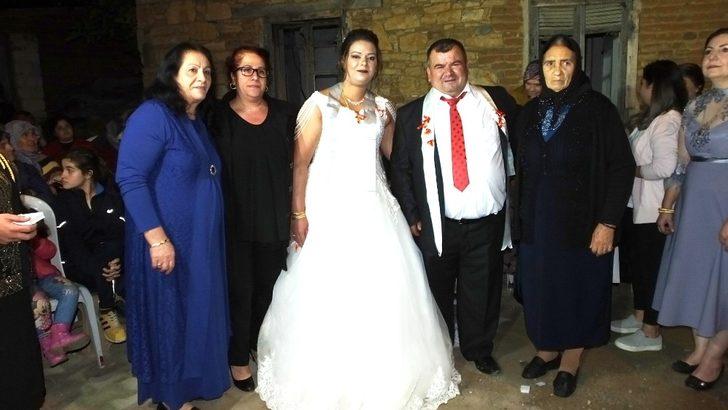 Burhaniye’de Faslı Meryem’e köy düğünü G4