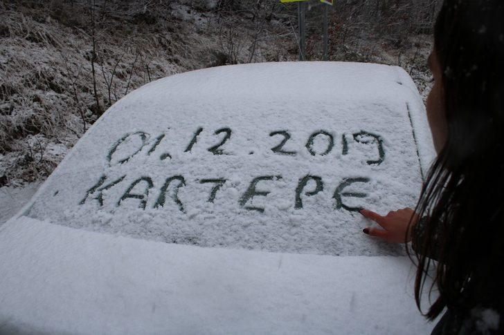 İstanbul’un yanı başındaki Karatepe’ye mevsimin ilk karı yağdı G3