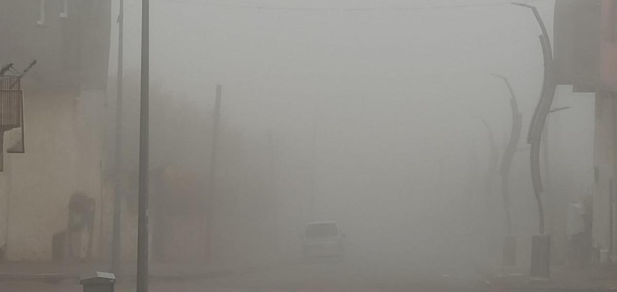 Gerc&uuml;ş&rsquo;te yoğun sis s&uuml;r&uuml;c&uuml;lere zor anlar yaşattı