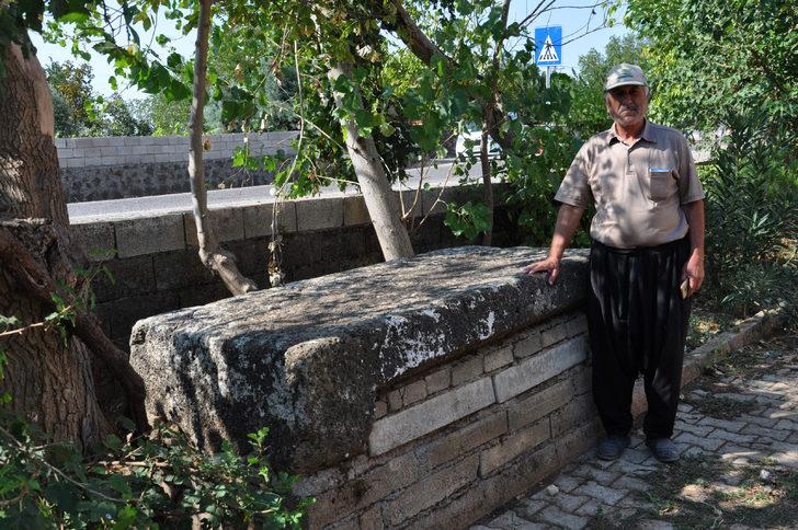Camideki musalla taşı, Roma dönemine ait lahit çıktı G1