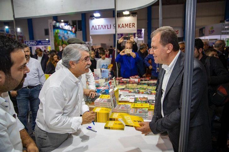 Başkan Seçer, fuarda yazarlarla buluştu G2