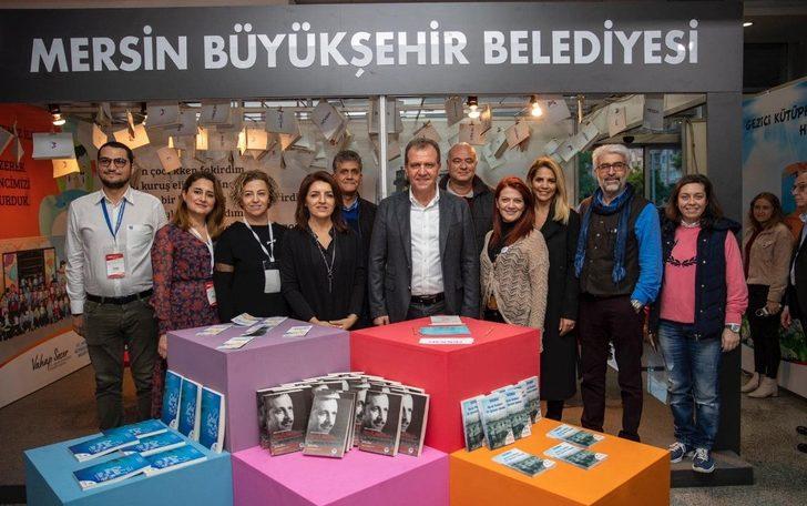 Başkan Seçer, fuarda yazarlarla buluştu G3