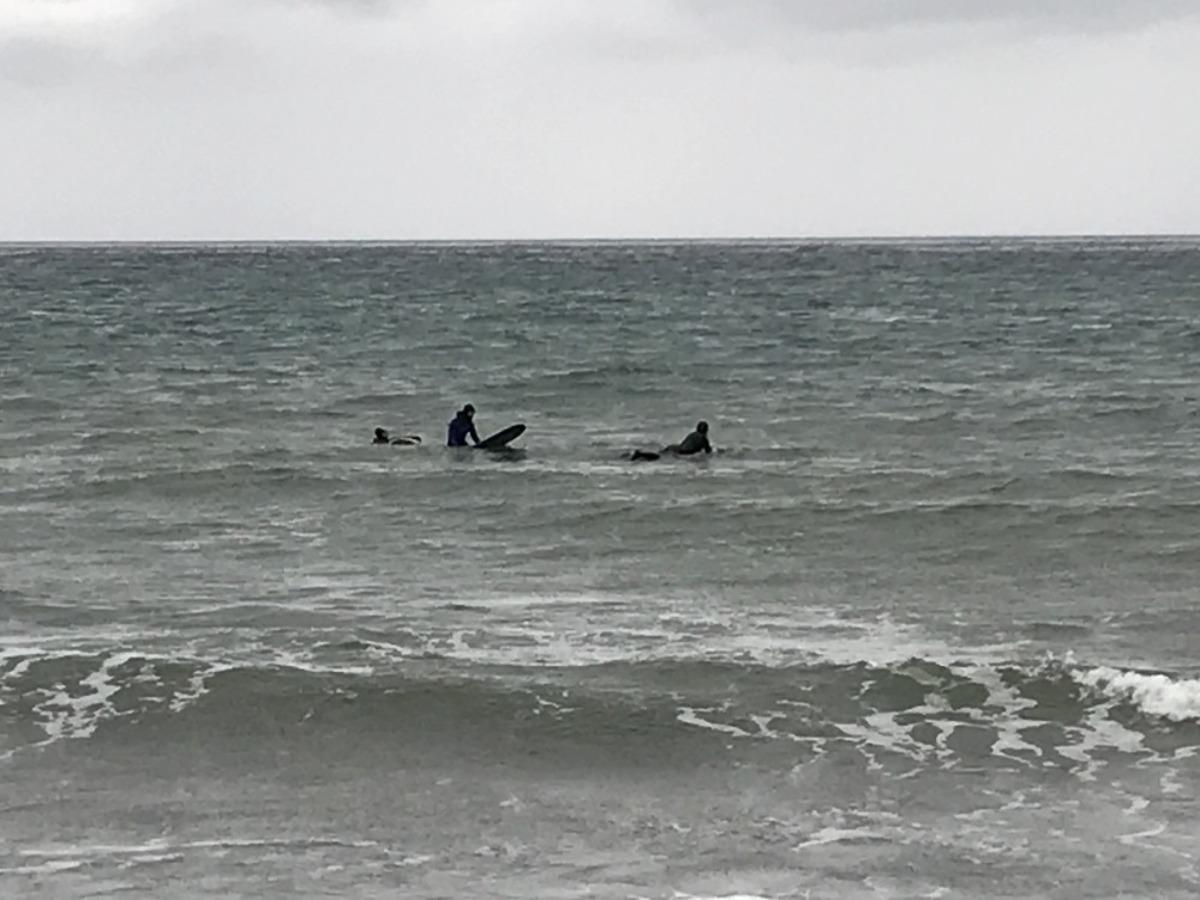 Karadeniz&rsquo;in dalgalı sularında s&ouml;rf