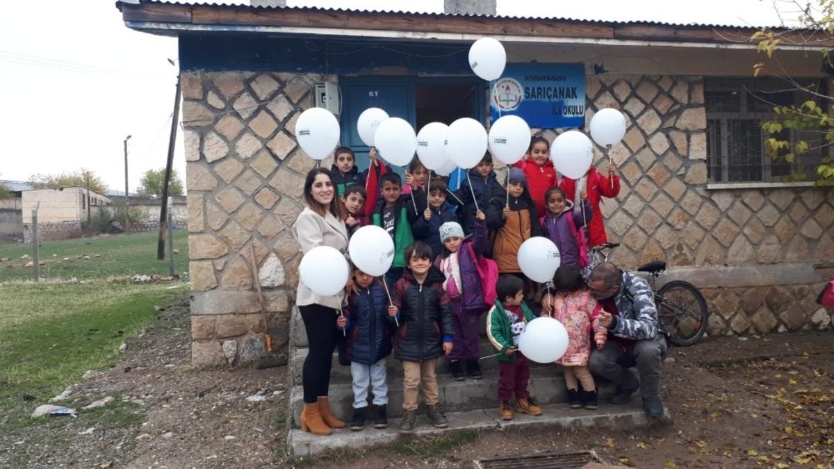 Gen&ccedil; &ouml;ğretmenin başarısı