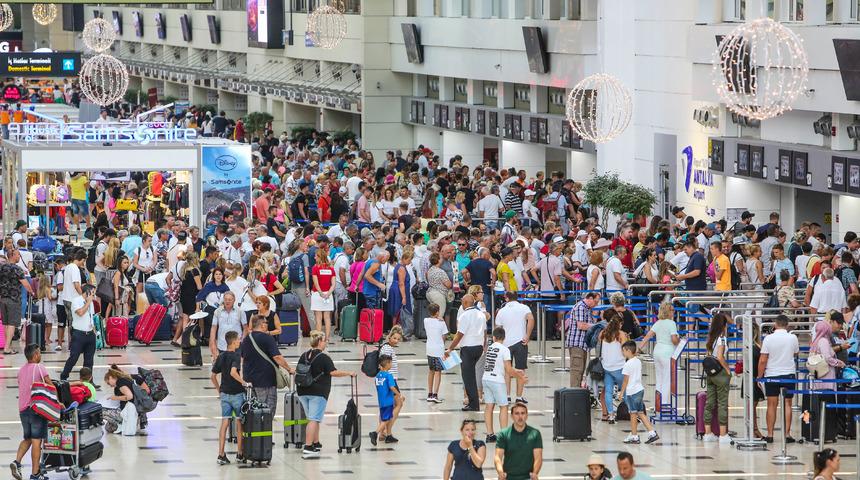 Antalya'ya hava yoluyla gelen turist sayısı 15 milyonu aştı